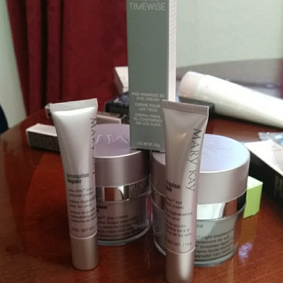 Mary Kay - Picture 2 of 2